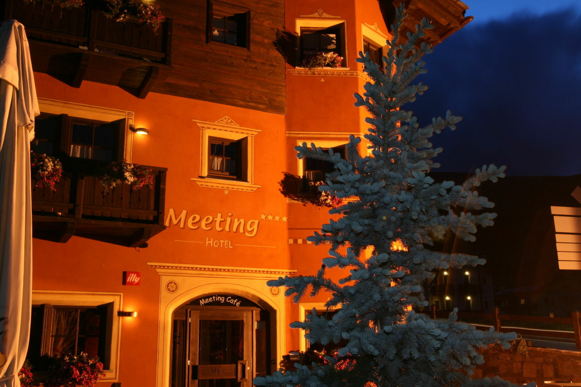 Hotel Meeting 리비뇨 외부 사진